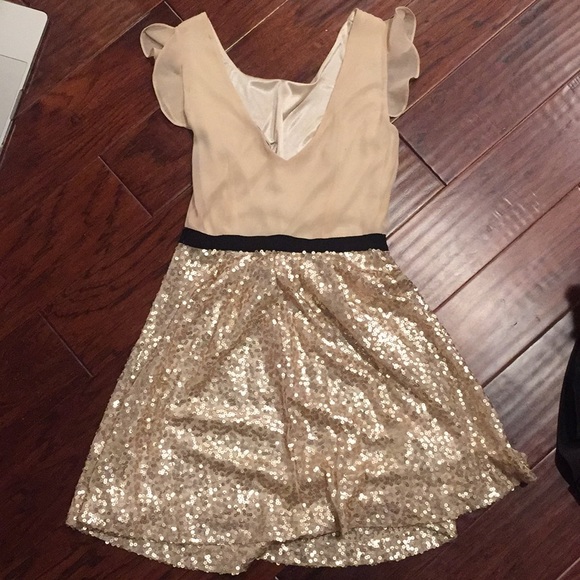 Dress - Picture 2 of 2